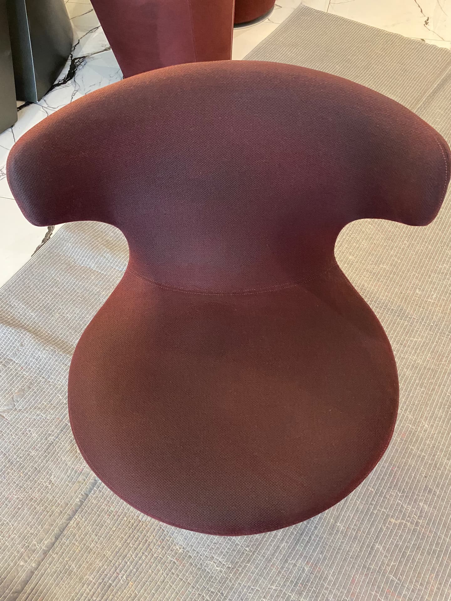 Designstuhl bordeaux · München nachher