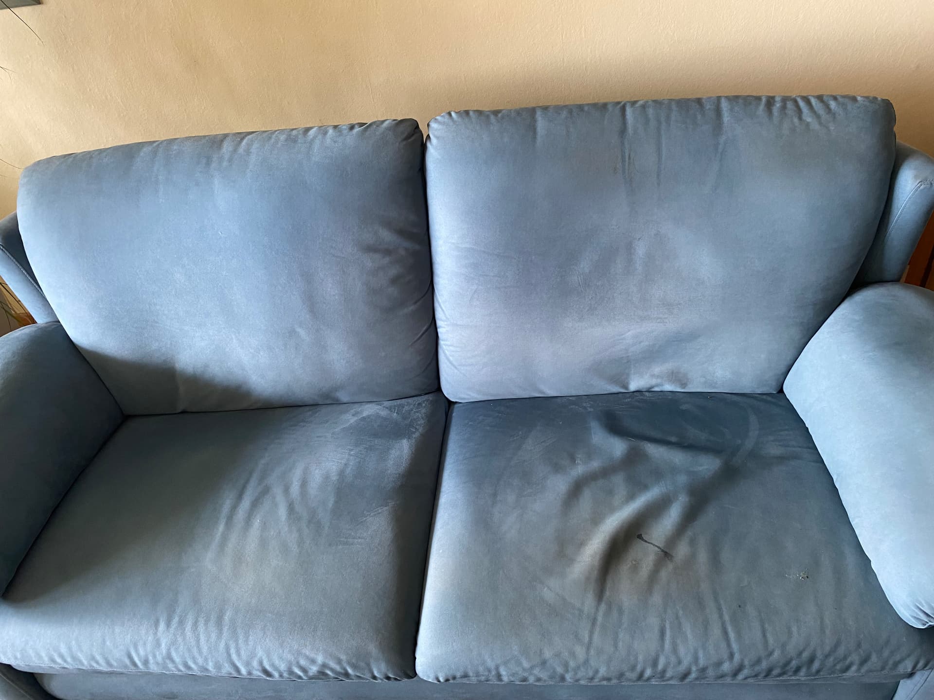 Microfaser-Sofa blau · Bayern vorher