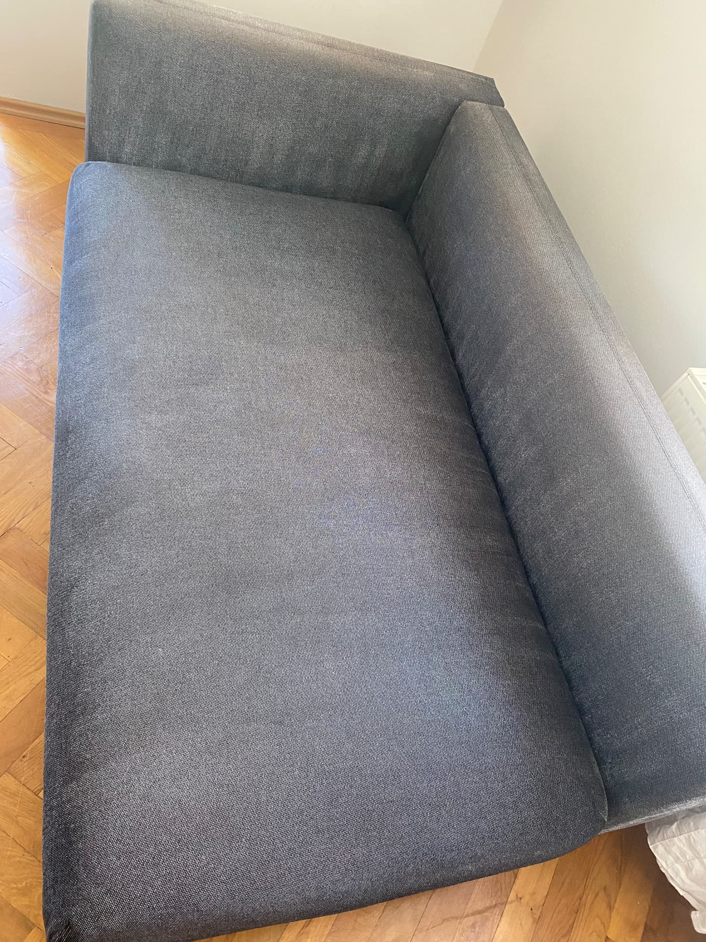 Stoffsofa anthrazit · München nachher
