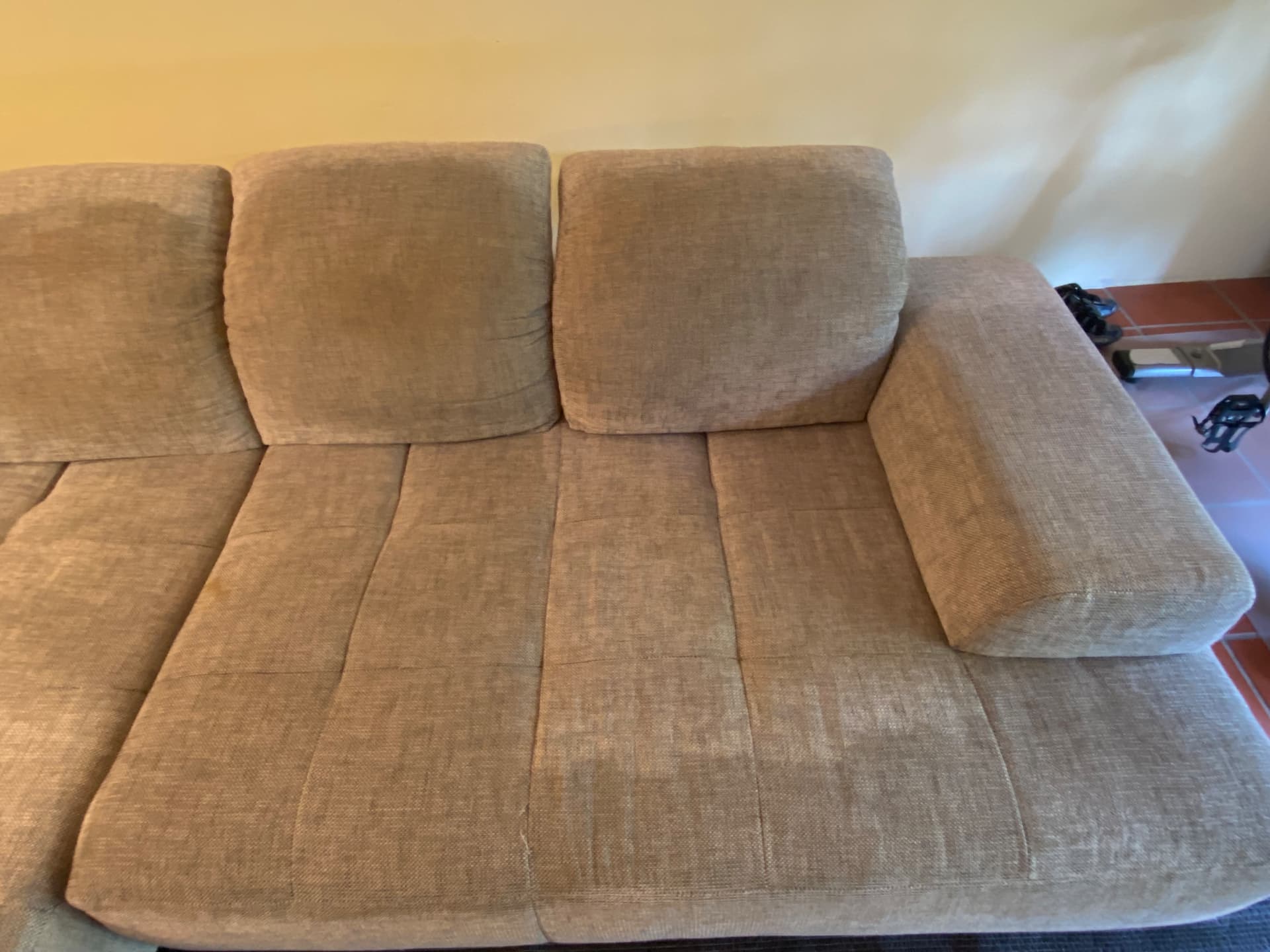 Wohnlandschaft beige Chenille · München vorher